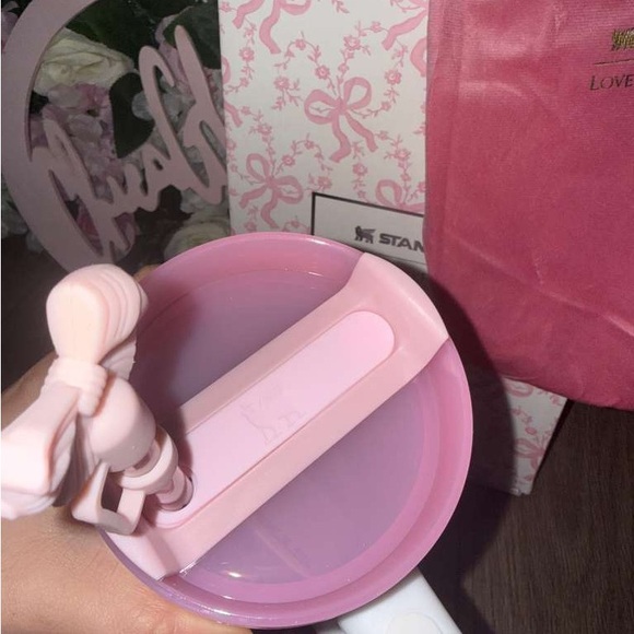 Stanley Pink Bow Quencher Tumbler Set - Picture 2 of 3